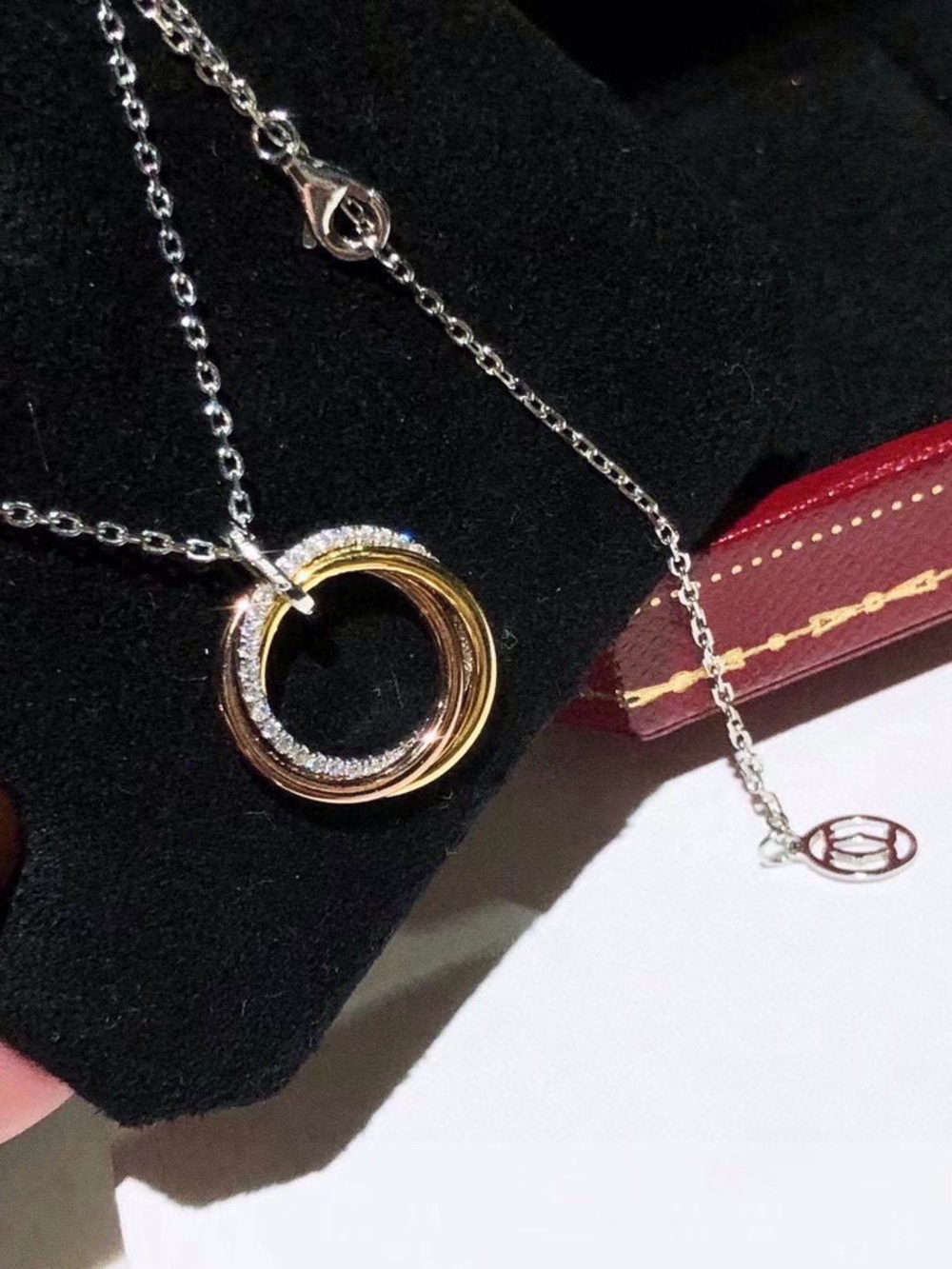 100% authentic  Cartier Necklacet